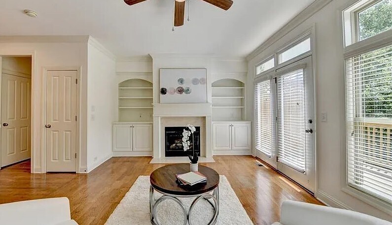 Building Photo - 10898 Gallier St