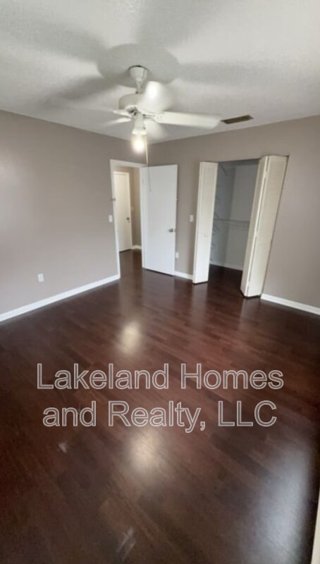 Building Photo - 5608 Lake Fox Cir