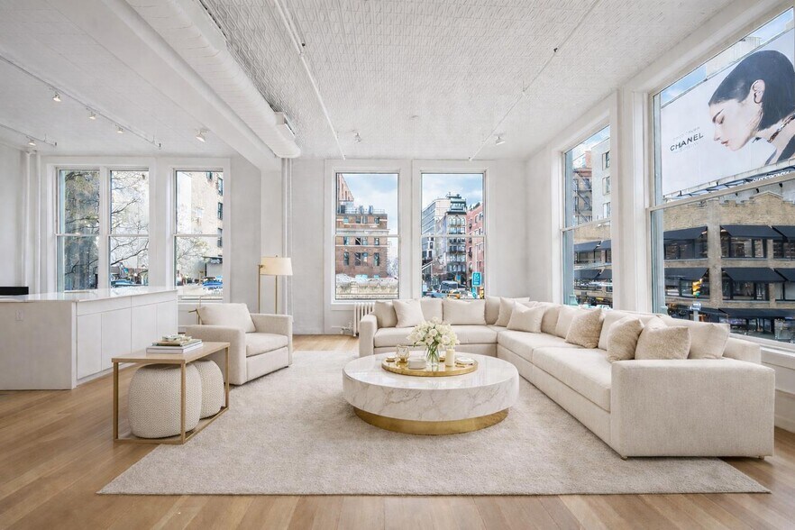 Building Photo - 54 Bleecker St