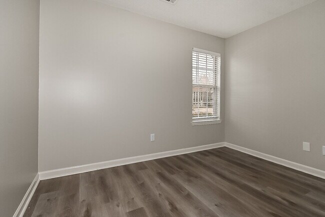 Building Photo - 9362 Garden Woods Dr