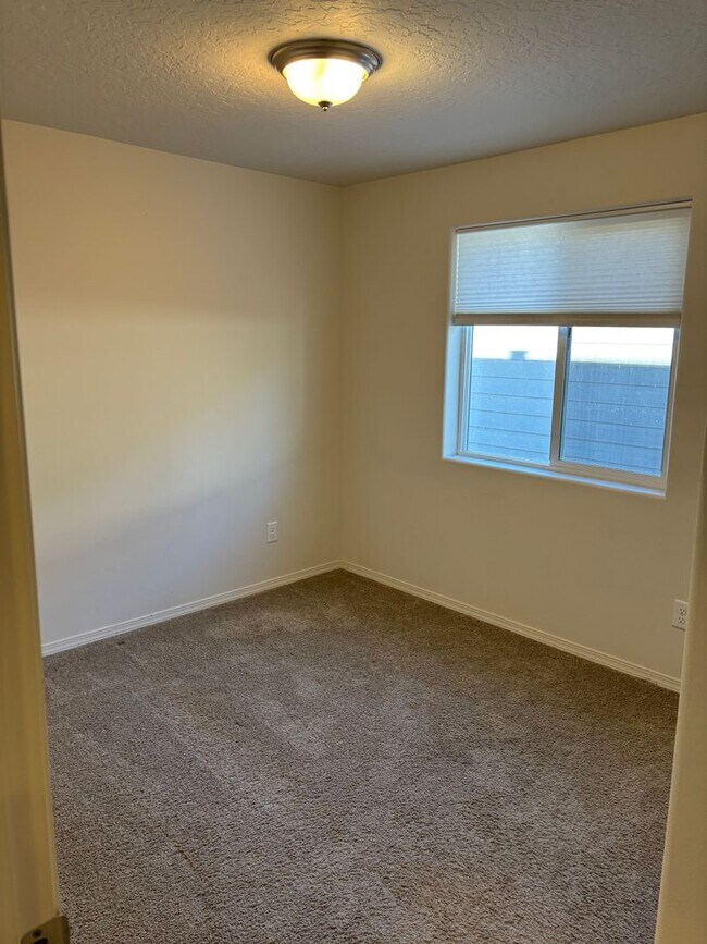 Building Photo - 51580 Stillwell