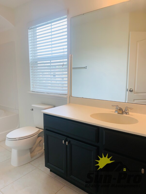 Building Photo - 147 Aston Grande Dr