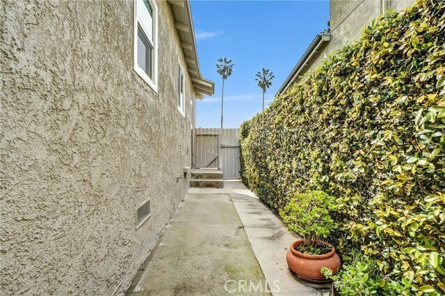 Building Photo - 5653 2nd St