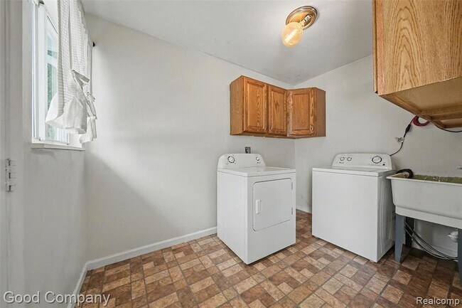 Building Photo - 2829 Wall St