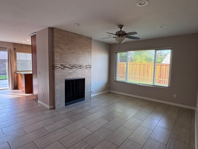 Building Photo - 17824 Cabela Dr
