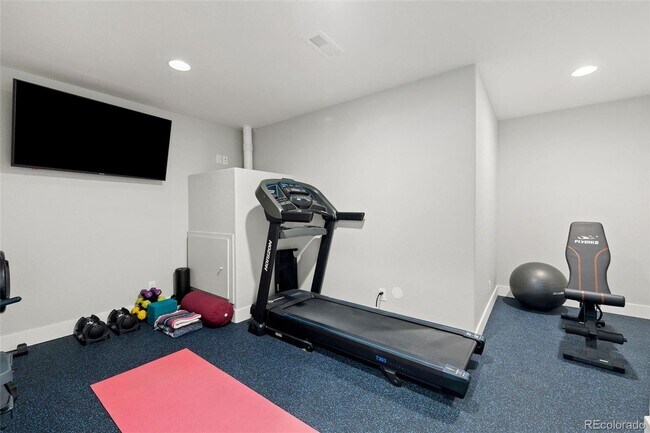 Building Photo - For Rent | $4,395/Month | 5 Bed | 4 Bath