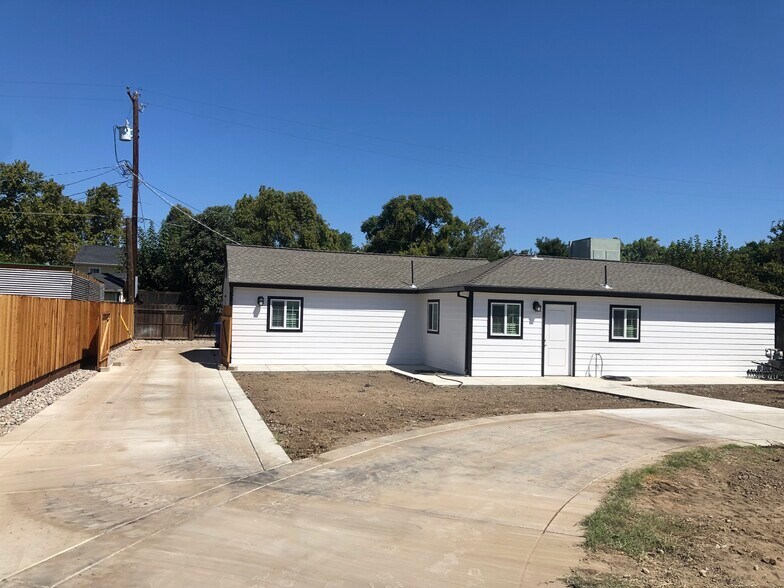 Building Photo - 648 Jefferson Ave