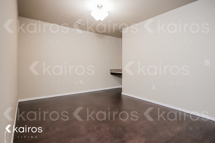 Building Photo - 3893 Thomas St