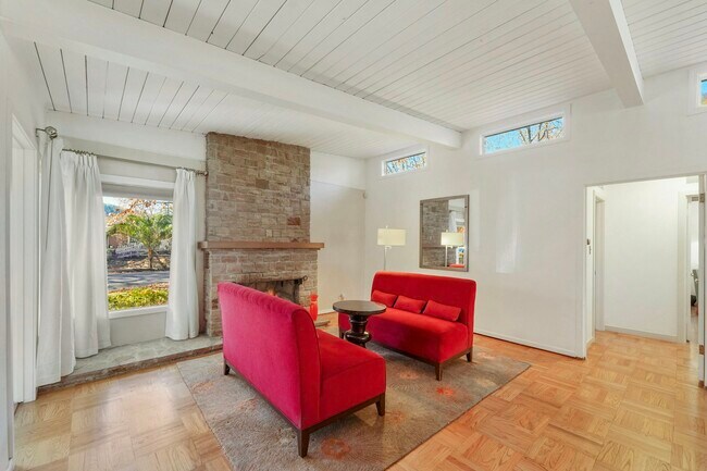 Building Photo - 22 Arch Way