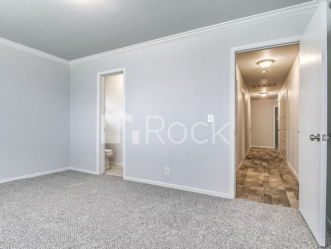 Building Photo - 12508 High Meadow Dr