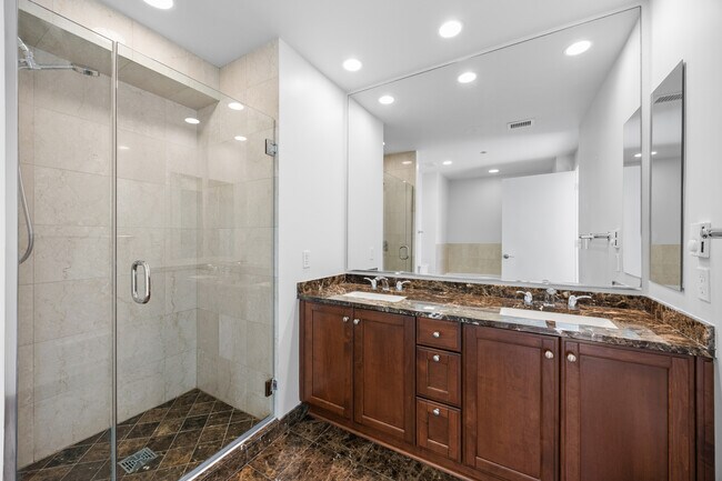 Building Photo - 60 E Monroe St