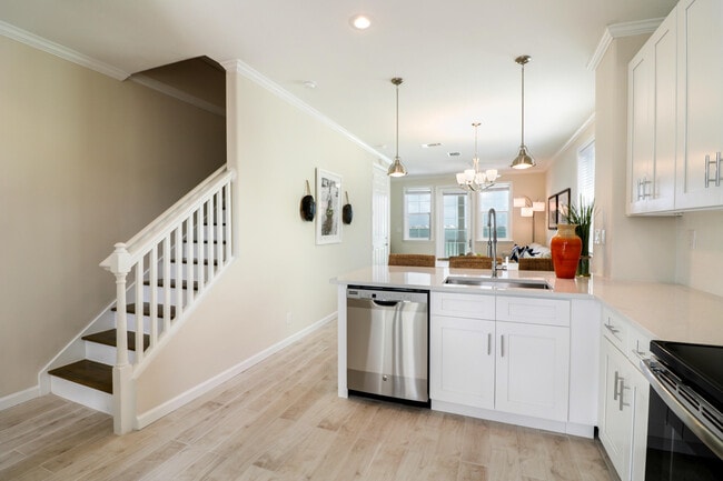 Building Photo - 28514 Channel View Dr
