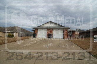 Building Photo - 2703 Lucille Dr