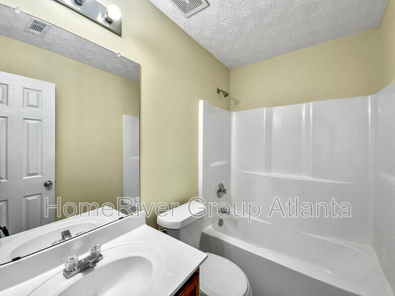 Building Photo - 406 Invector Ct