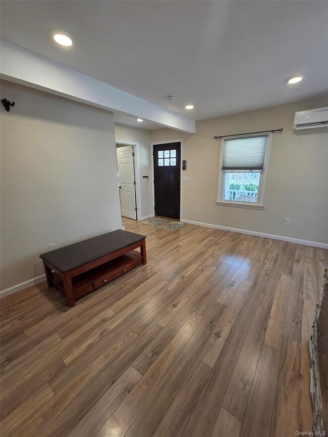 Building Photo - 36 Julie Ln