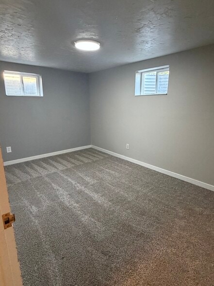 Building Photo - 118 E 7420 S