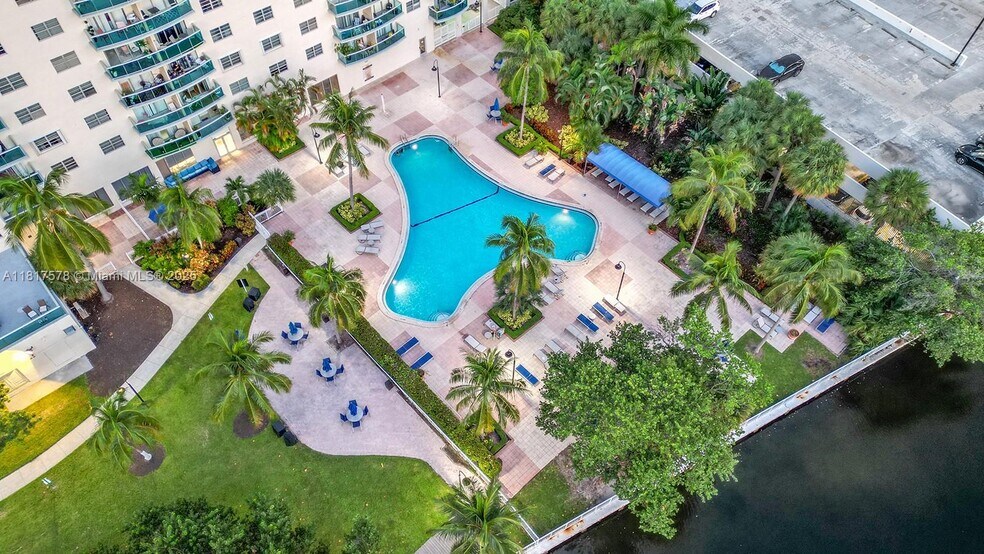 Building Photo - 19390 Collins Ave