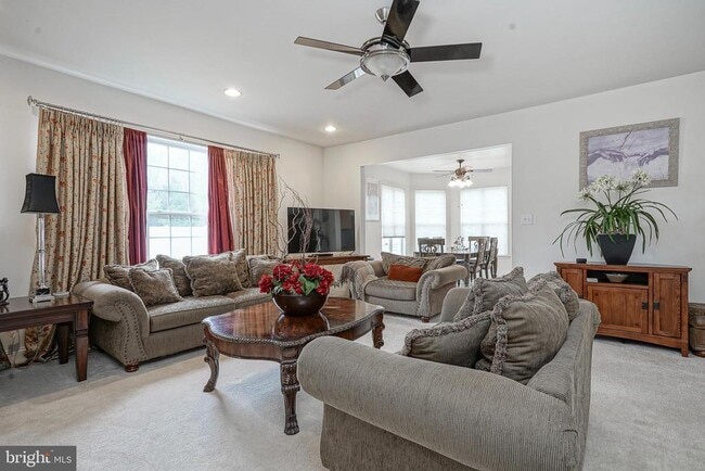 Building Photo - 142 White Cedar Dr