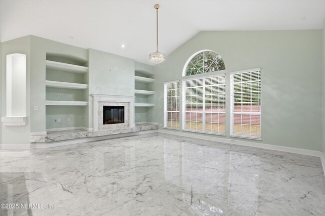 Building Photo - 2810 Sweetholly Dr