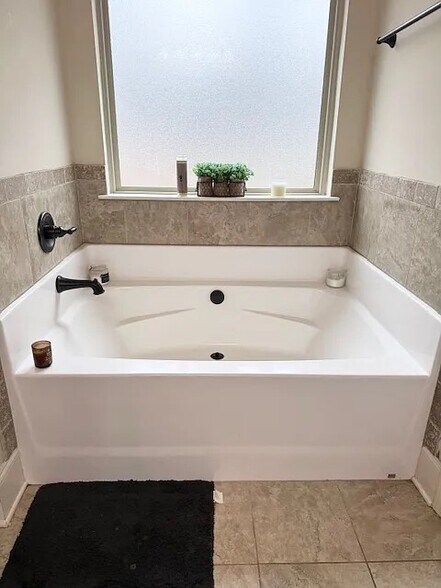 Building Photo - 206 Heights Ave