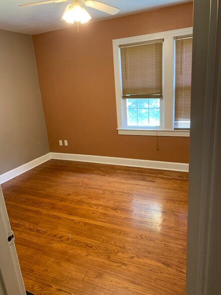 Building Photo - 308 Village Dr