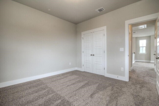Building Photo - 7411 Pantherpaw St
