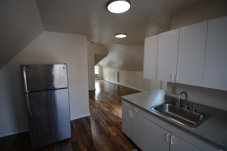 Building Photo - 120 W 5th Ave