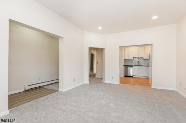 Building Photo - 55 Greenwood Ave