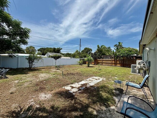 Building Photo - 4406 W Trilby Ave