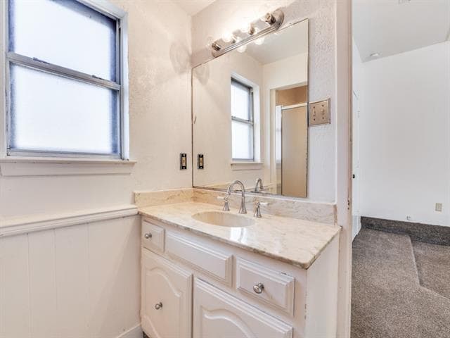 Building Photo - 722 Hawthorne Dr