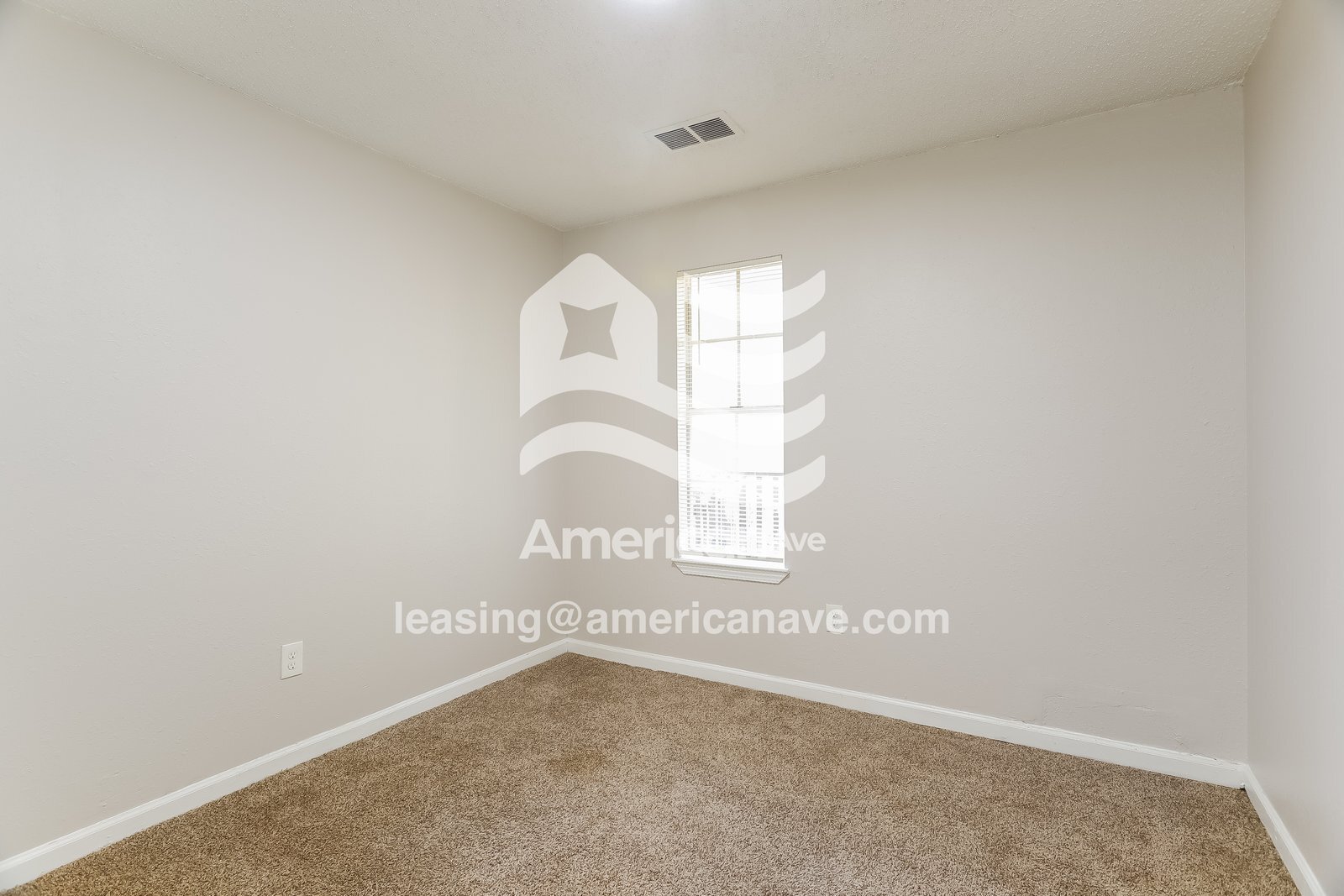 Building Photo - 1049 Northwood Dr