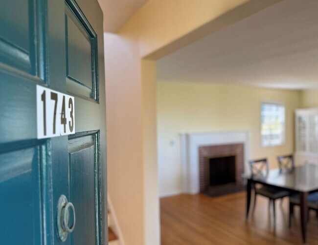 Building Photo - This is a Berkeley Lifestyle. | 3BR | 1.5BA | 1,450 SF | Just Steps from Campus