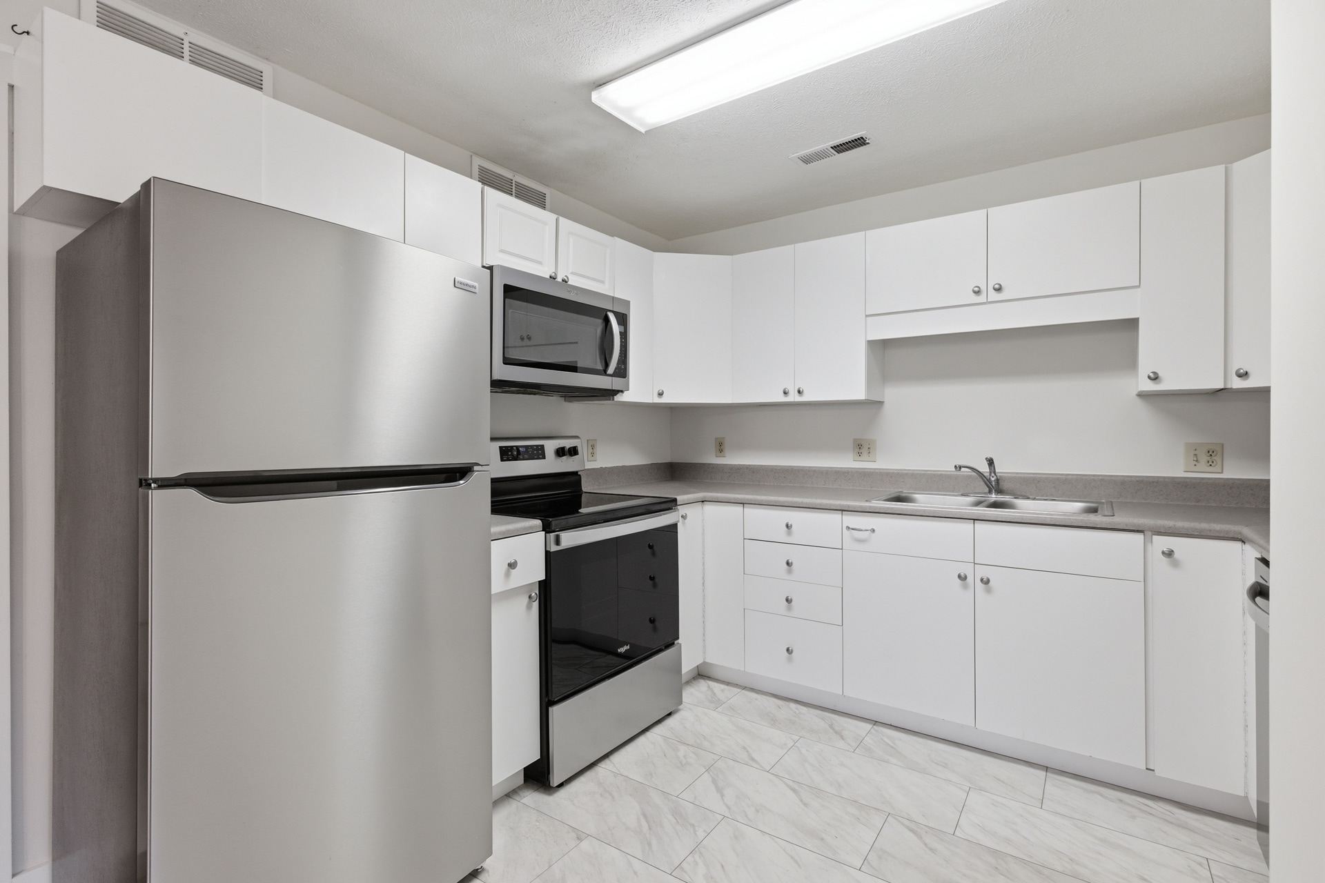 Building Photo - 1921 Ty Way Xing