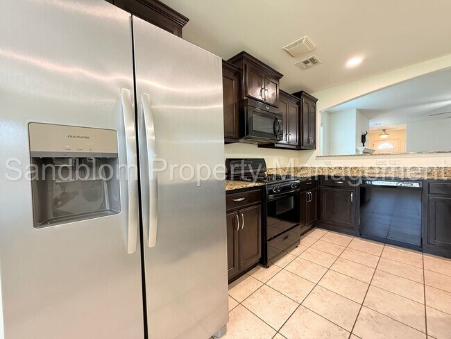 Building Photo - For Lease | Jenks | Available Now!