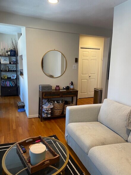 Building Photo - 87 N Margin St