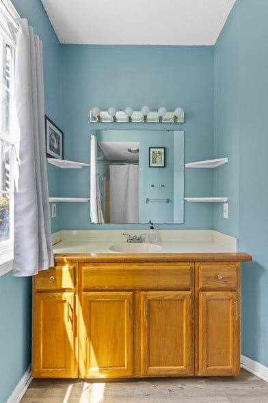 Bathroom - 4220 Wilshire Blvd