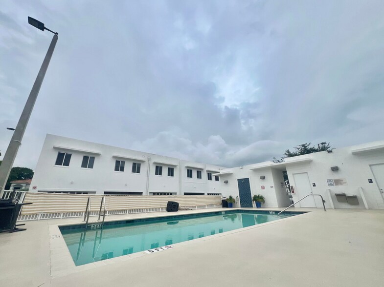 Building Photo - 2651 NE 212th Ter