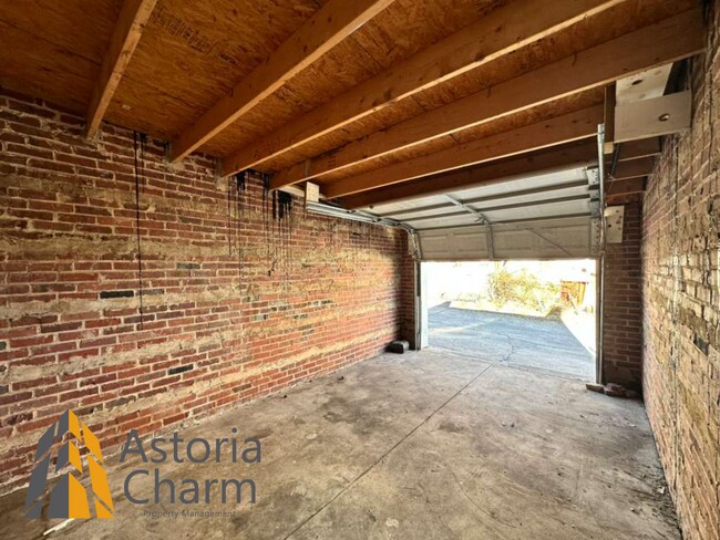 Building Photo - 3 Bedroom Home with Porch, Garage, and Finished Basement