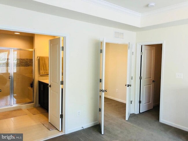 Building Photo - 460 Coneflower Ln