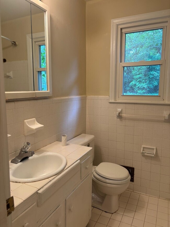 Building Photo - 2426 Peach Orchard Rd