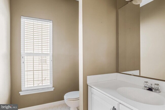 Building Photo - Spacious 4-Bedroom Home with Lake Views & Finished Basement