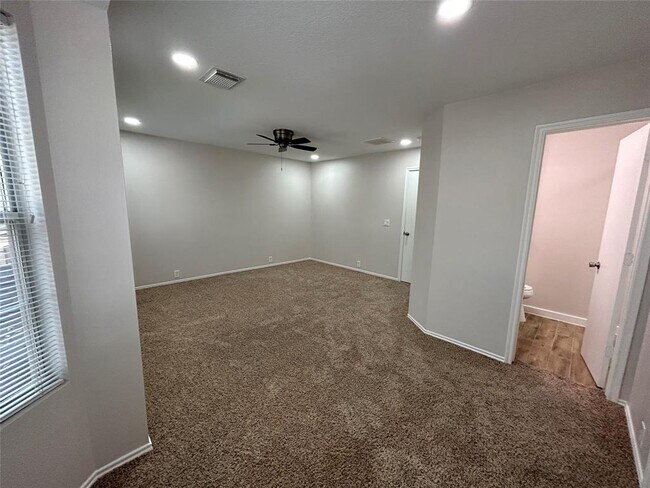 Building Photo - 16851 Pine Castle Dr