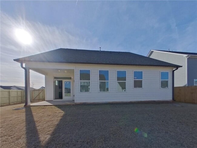 Building Photo - 425 Freeport Wy