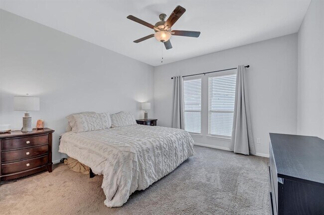 Building Photo - 717 Friar Tuck Dr