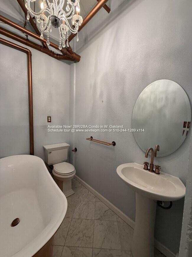 Building Photo - CHIC INDUSTRIAL 2BR/2BA CONDO Available Now!