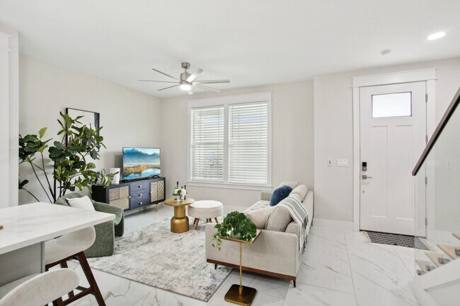 Building Photo - The Domains