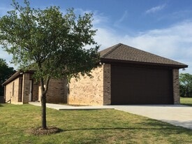 Building Photo - 308 Candlewood Cir