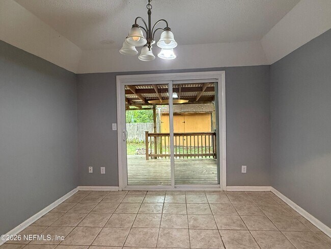 Building Photo - 4949 Azure St