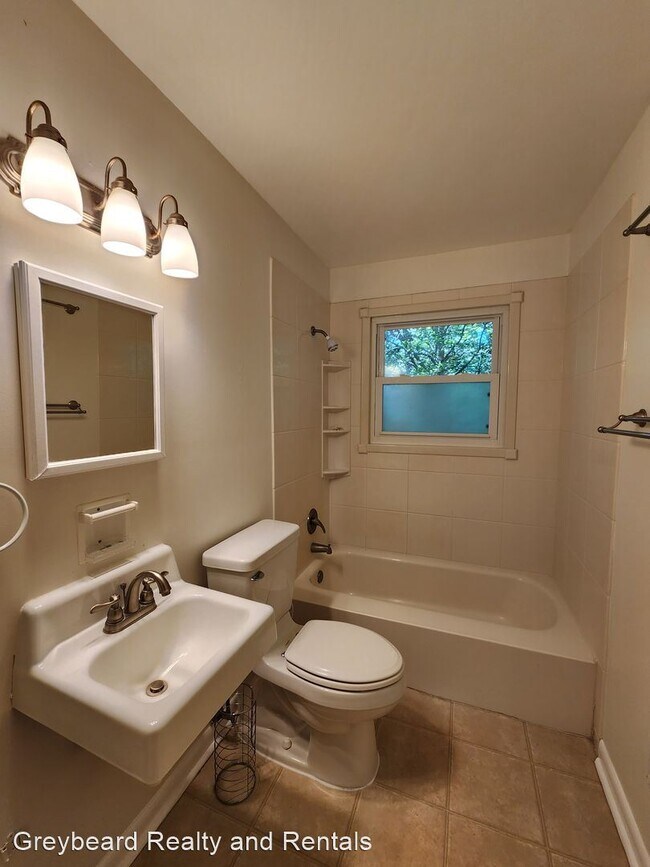 Building Photo - 2 br, 1 bath House - 157 Mississippi Rd