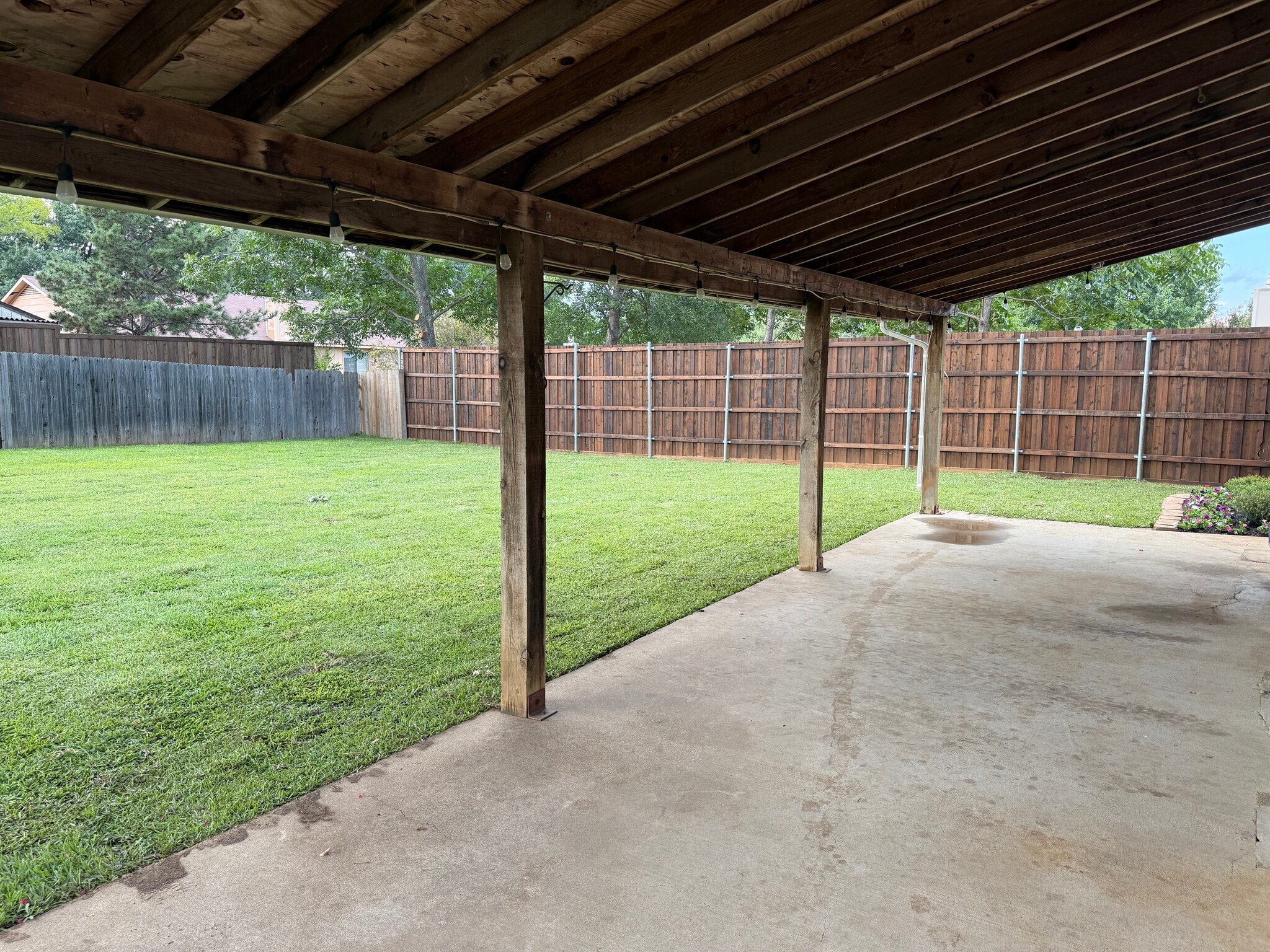 Building Photo - 4052 Pepperwood Dr
